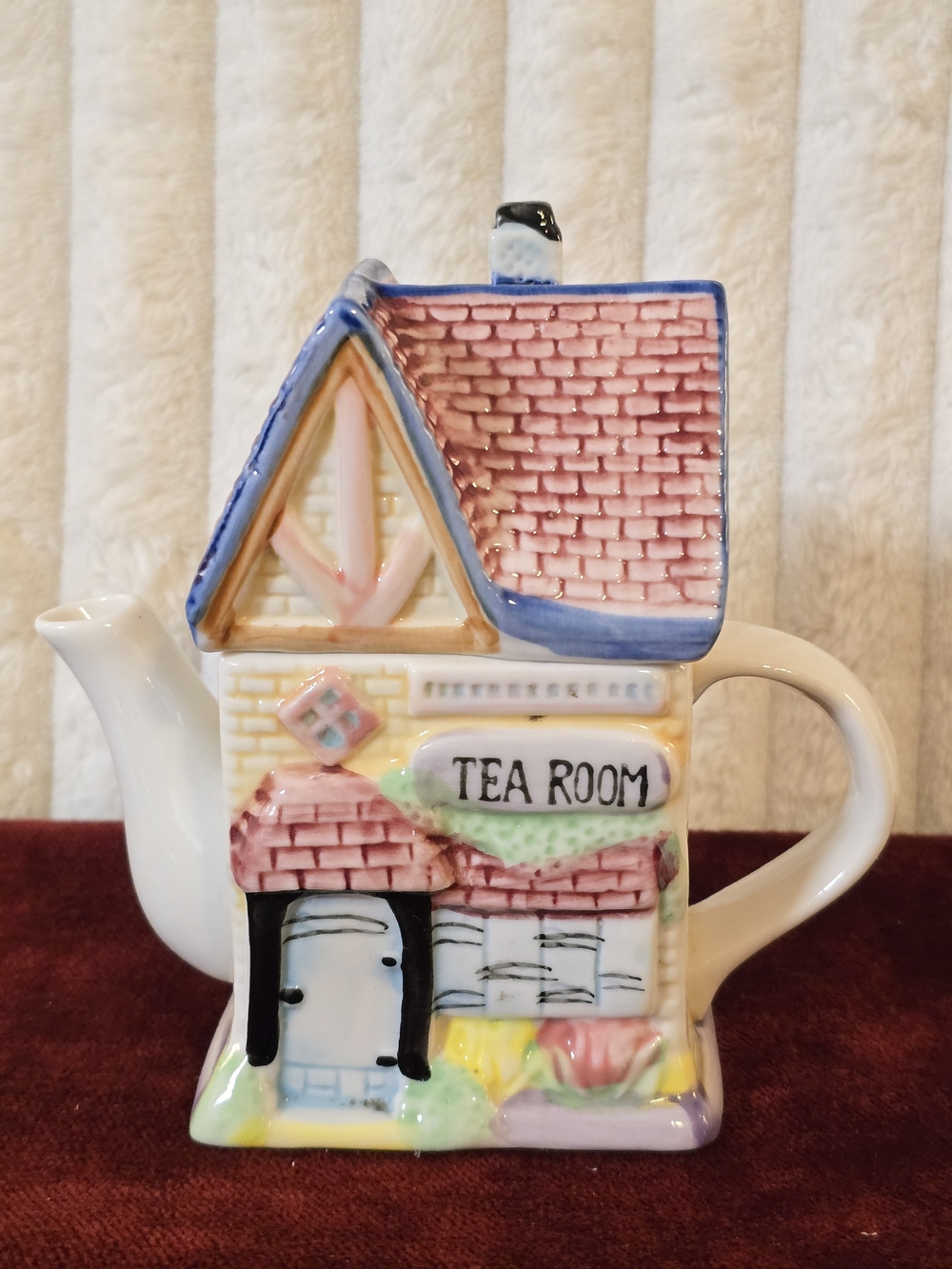Vintage Houston Harvest 2000 Collector Series Tea Room Cottage Teapot Hand Paint